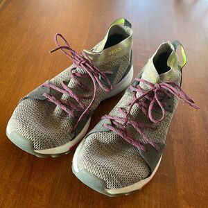 Adidas Womens Quesa Sneaker - 7.5